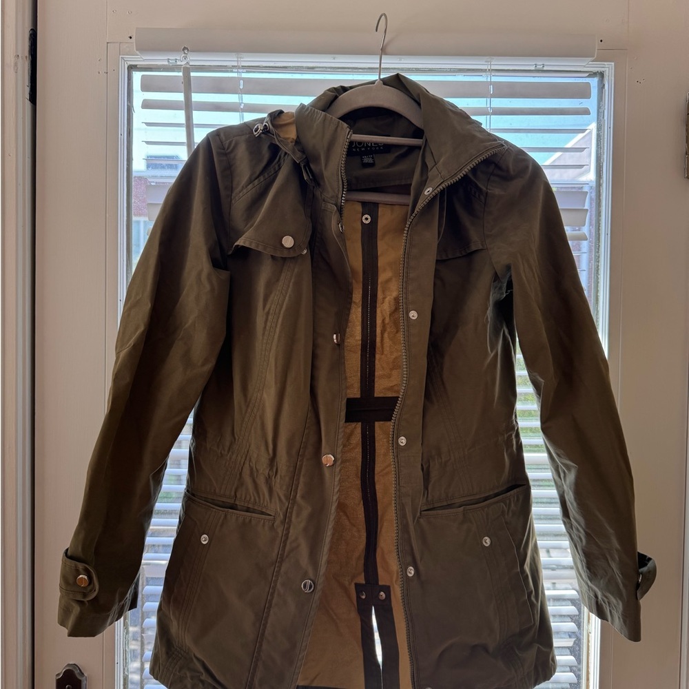 Jones New York Green Utility Jacket with Hood and Weather-Resistant Material